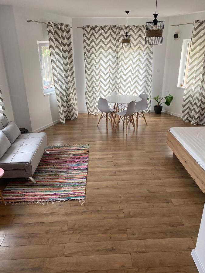 la Bilal 2 Hotel Tuzla Bagian luar foto